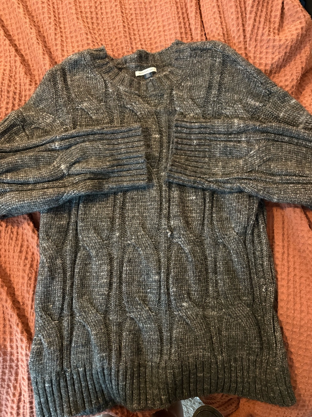 AE Cozy Gray Cable Knit Sweater
